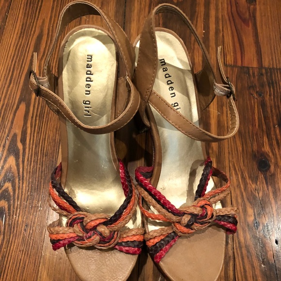 Madden girl high heels. Like new. Great with jeans - Picture 4 of 5